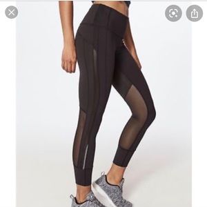 MOVING SALE Lululemon hit it 7/8 tights